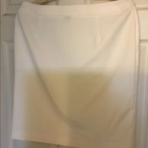Donna Ricco off white/cream skirt with side zipper